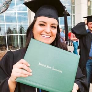 Meet your Posher, Caylin